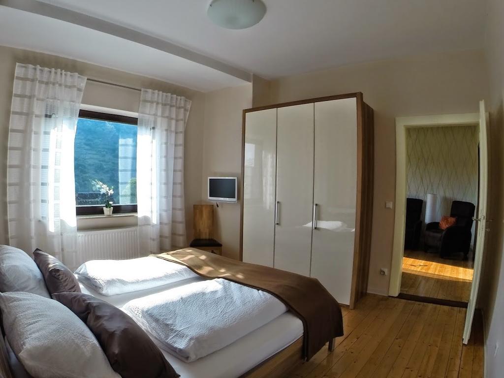 Ferienwohnungen Haus Am Wuerzlaysteig Lehmen Δωμάτιο φωτογραφία